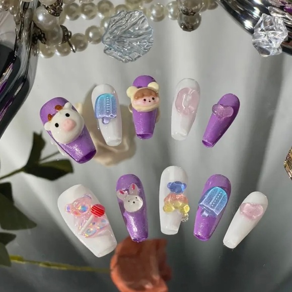 Handmade Charm Press-On Nails cute charms, purple & white (Free Glue included!) - Picture 3 of 5